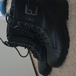 Combat boots
